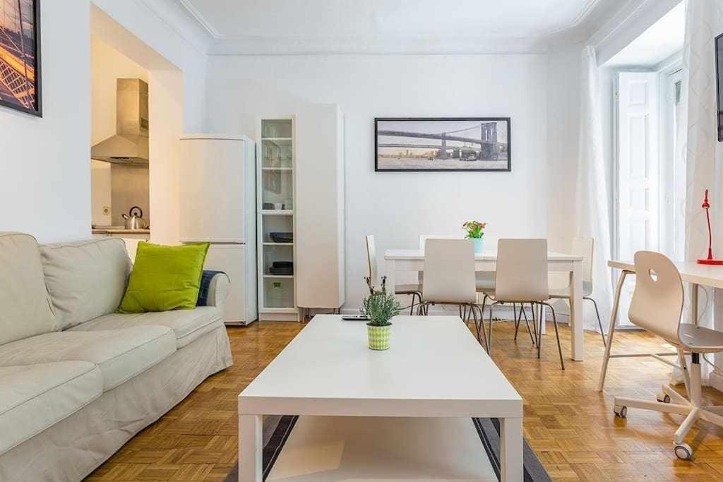 Appartement Apartamento Confortable En Atocha à Madrid Extérieur photo